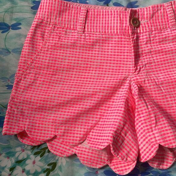 Lilly Pulitzer Neon Fiesta Pink Buttercup Shorts - 2 - Picture 2 of 15
